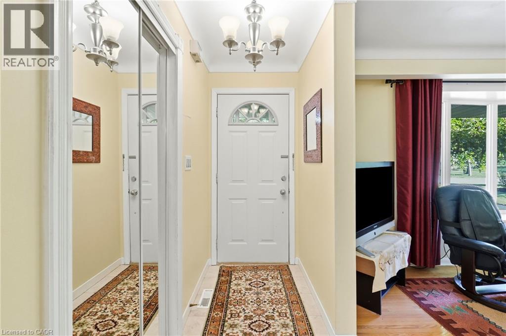 31 Valerie Drive, St. Catharines, Ontario  L2T 3G3 - Photo 5 - 40849962