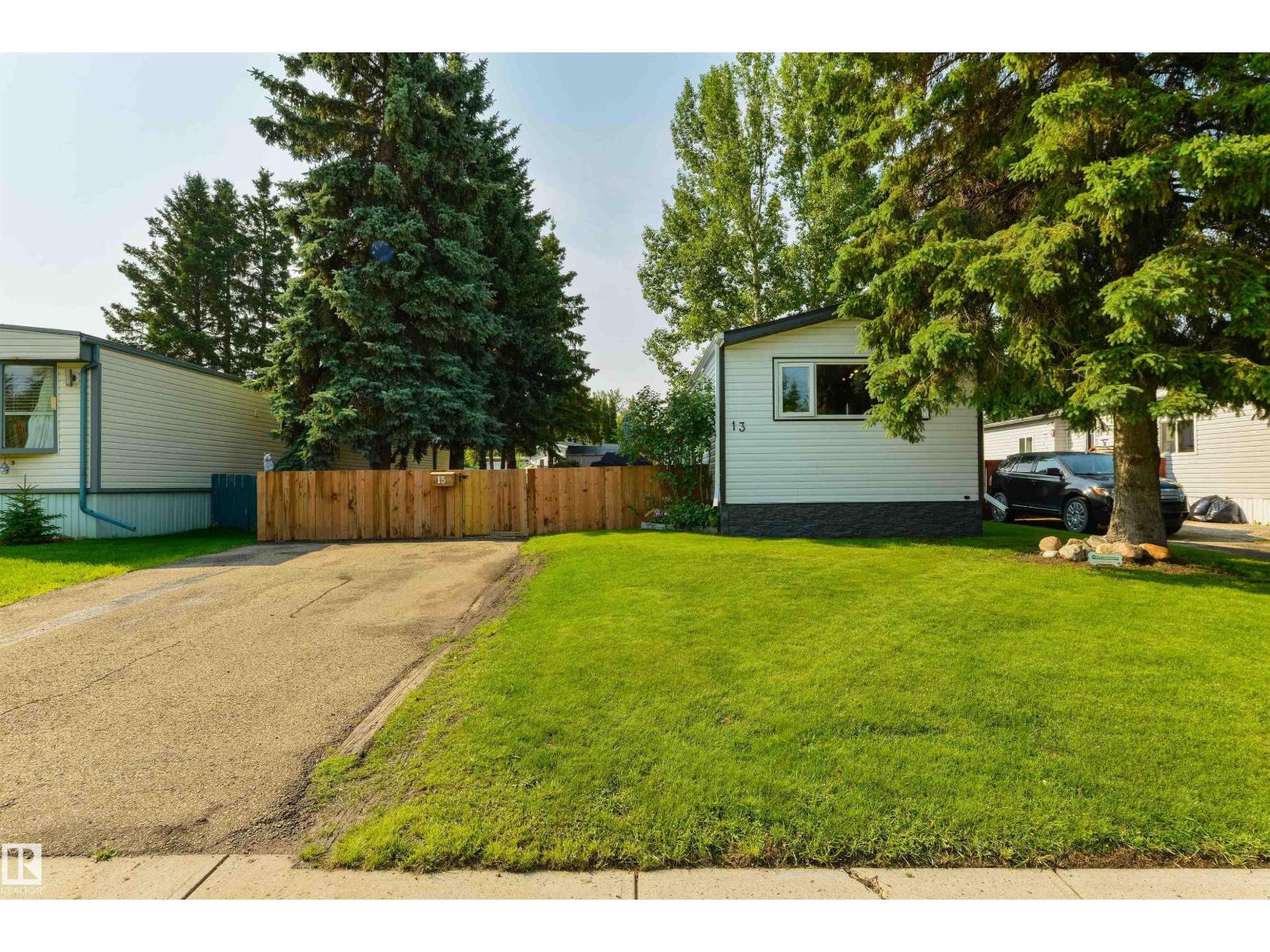 13 The Parkway Nw, Edmonton, Alberta  T6P 1C8 - Photo 2 - E4502444