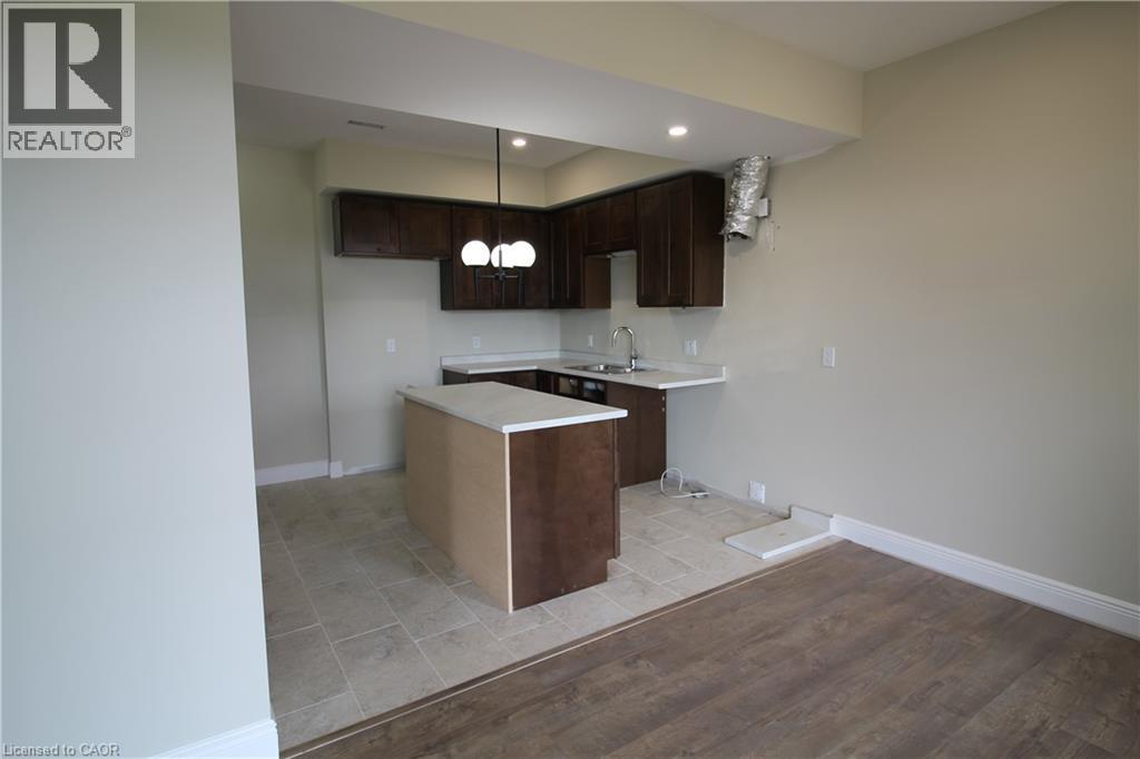 1395 Bleams Road Unit# 6, Kitchener, Ontario  N2E 3X7 - Photo 4 - 40853720