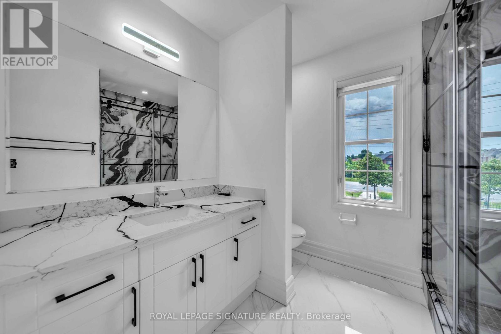 81 Bulmer Crescent, Newmarket (Woodland Hill), Ontario  L3X 3K1 - Photo 13 - N13646836