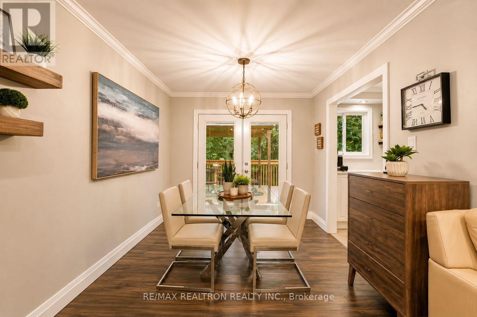 15 Park Road, Bradford West Gwillimbury, Ontario  L0G 1B0 - Photo 14 - N13646930