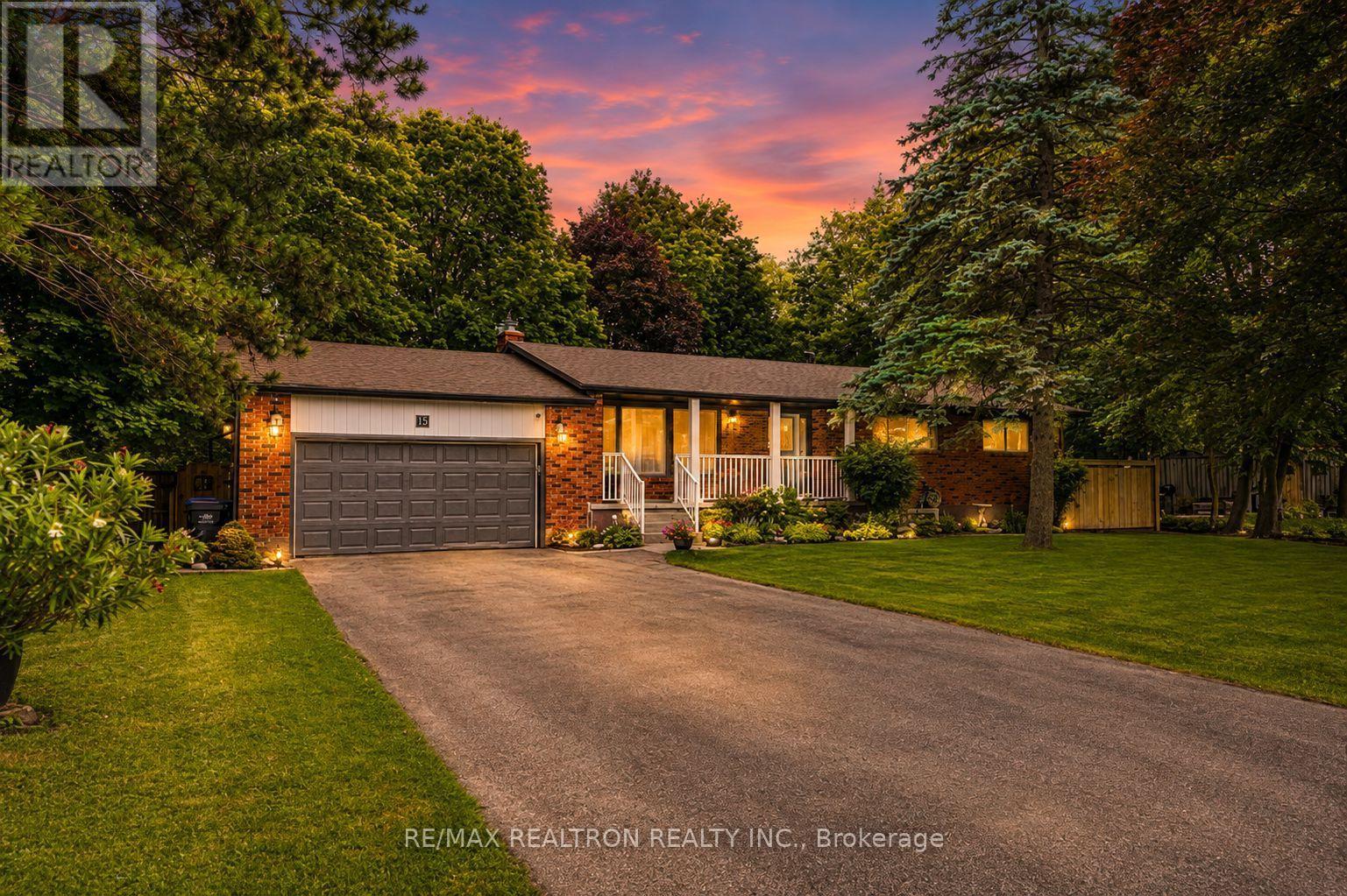 15 Park Road, Bradford West Gwillimbury, Ontario  L0G 1B0 - Photo 2 - N13646930