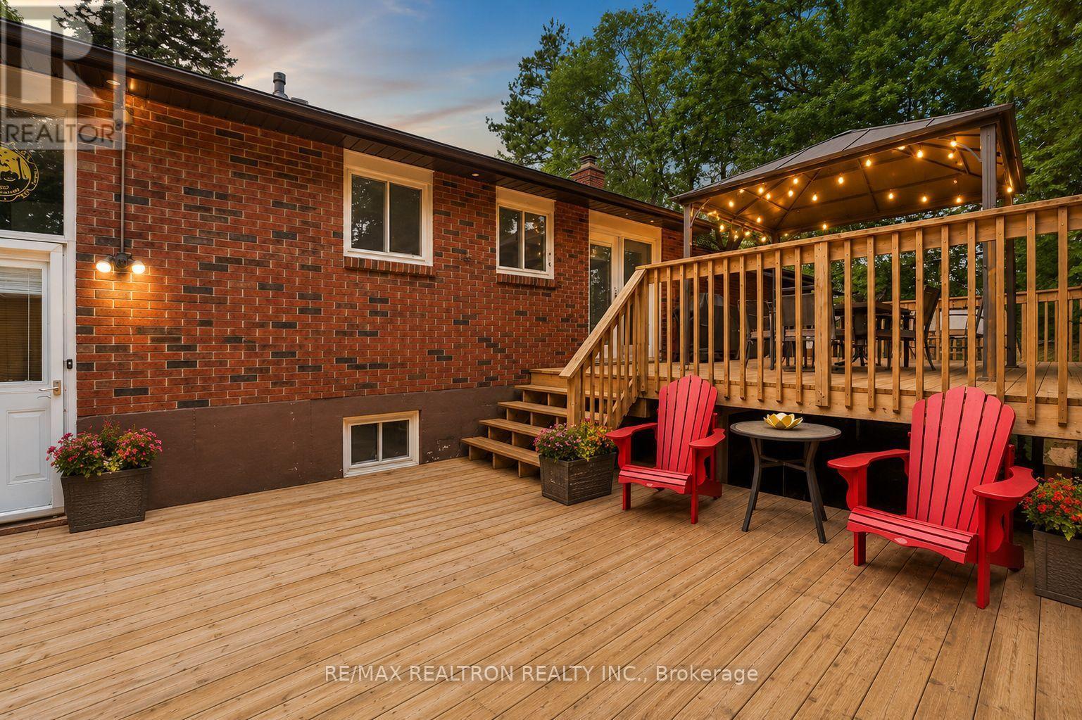 15 Park Road, Bradford West Gwillimbury, Ontario  L0G 1B0 - Photo 23 - N13646930