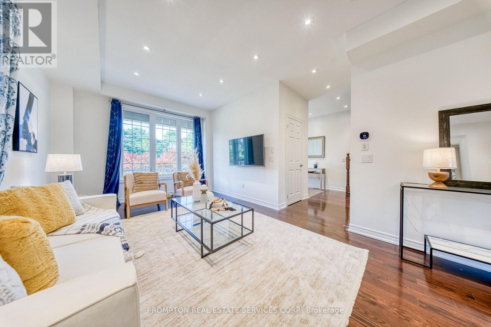 2762 Donald Cousens Parkway, Markham, Ontario  L6B 0X8 - Photo 3 - N13646988