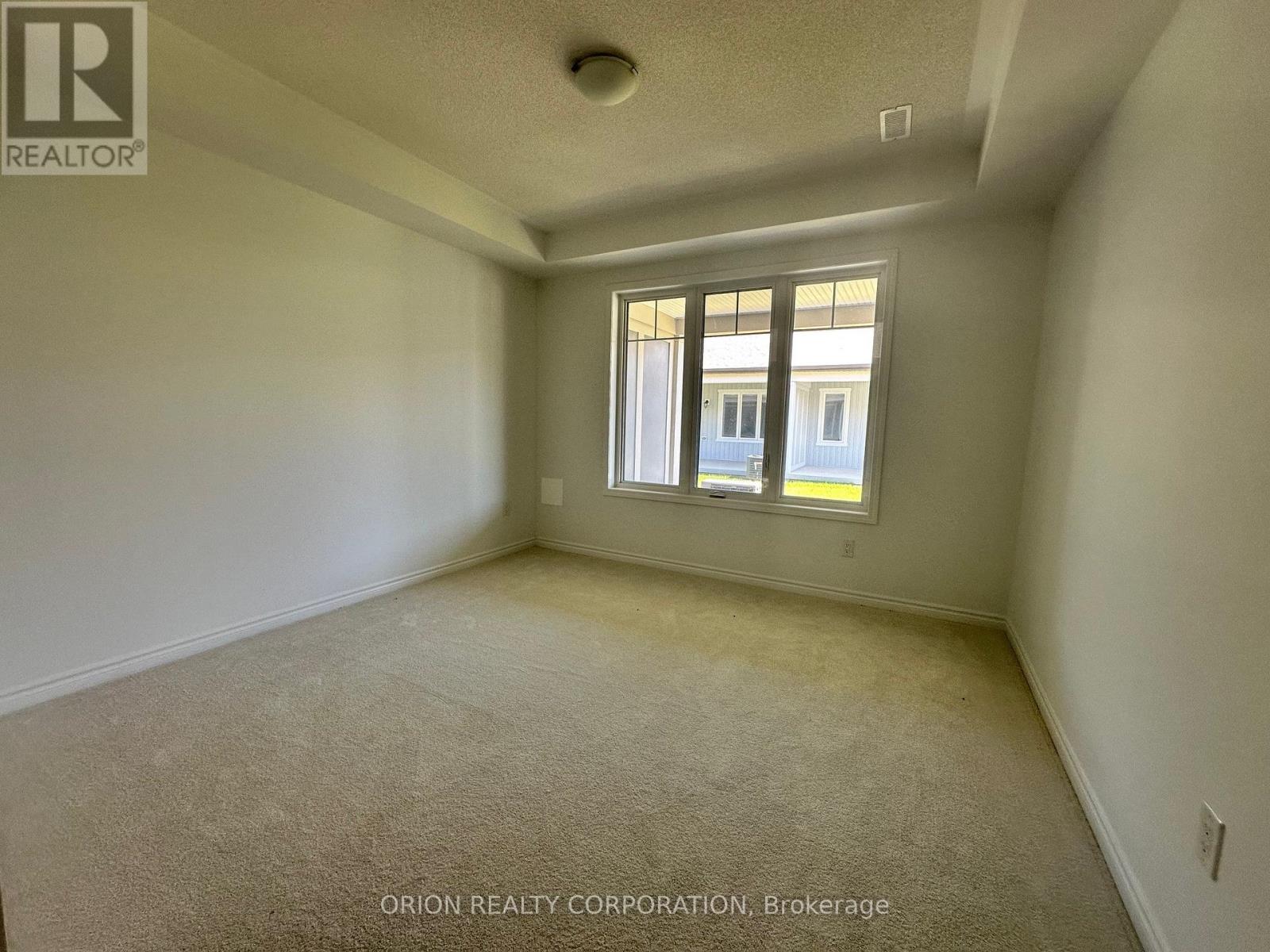 719 Sargeant Place, Innisfil, Ontario  L9S 0S9 - Photo 5 - N13647020