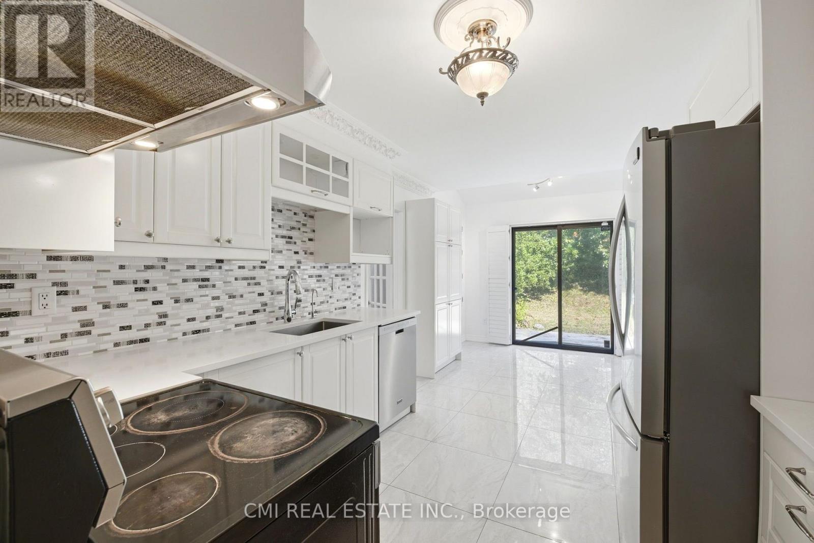 127 O'connor Crescent, Richmond Hill, Ontario  L4C 7R7 - Photo 16 - N13647062