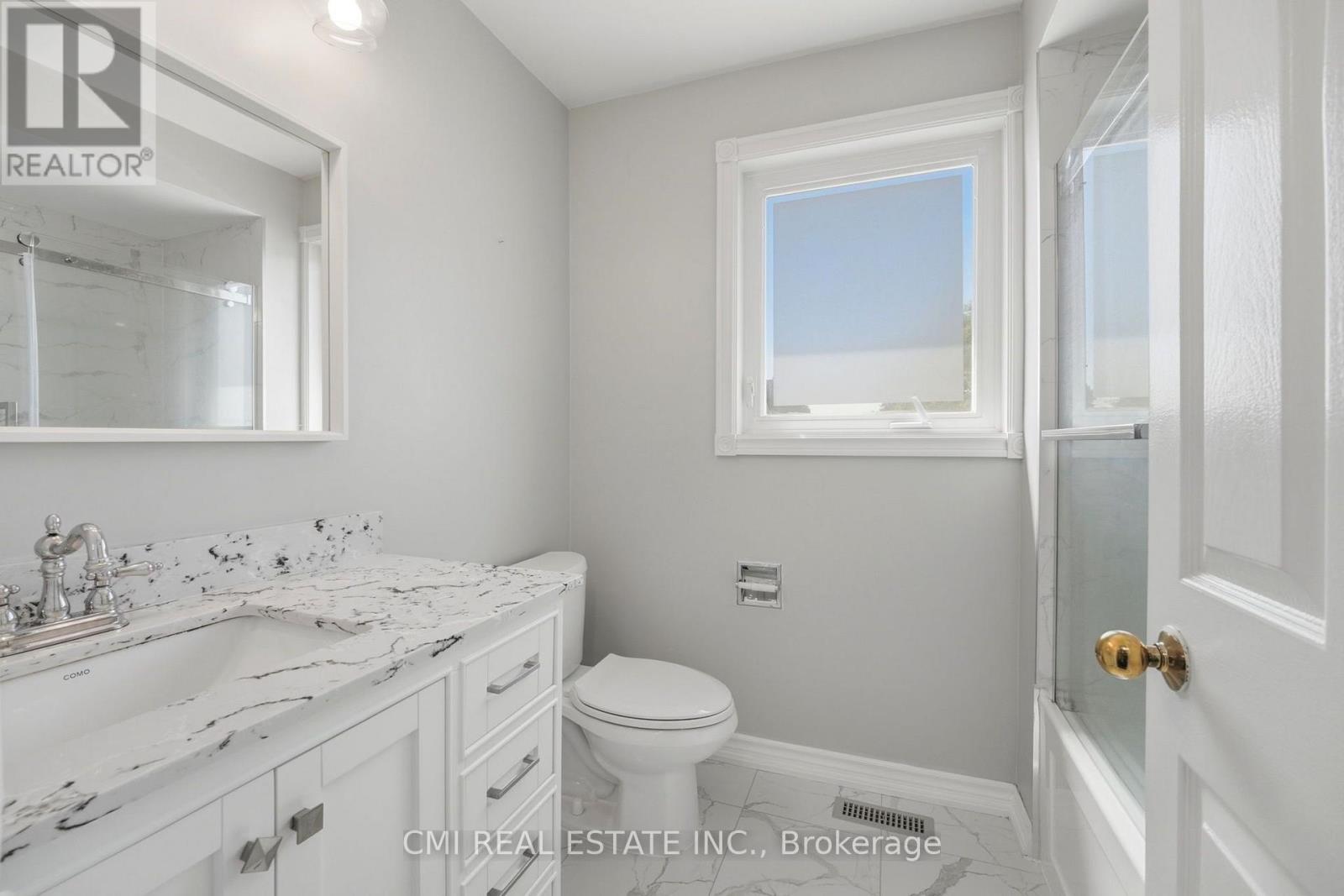 127 O'connor Crescent, Richmond Hill, Ontario  L4C 7R7 - Photo 27 - N13647062