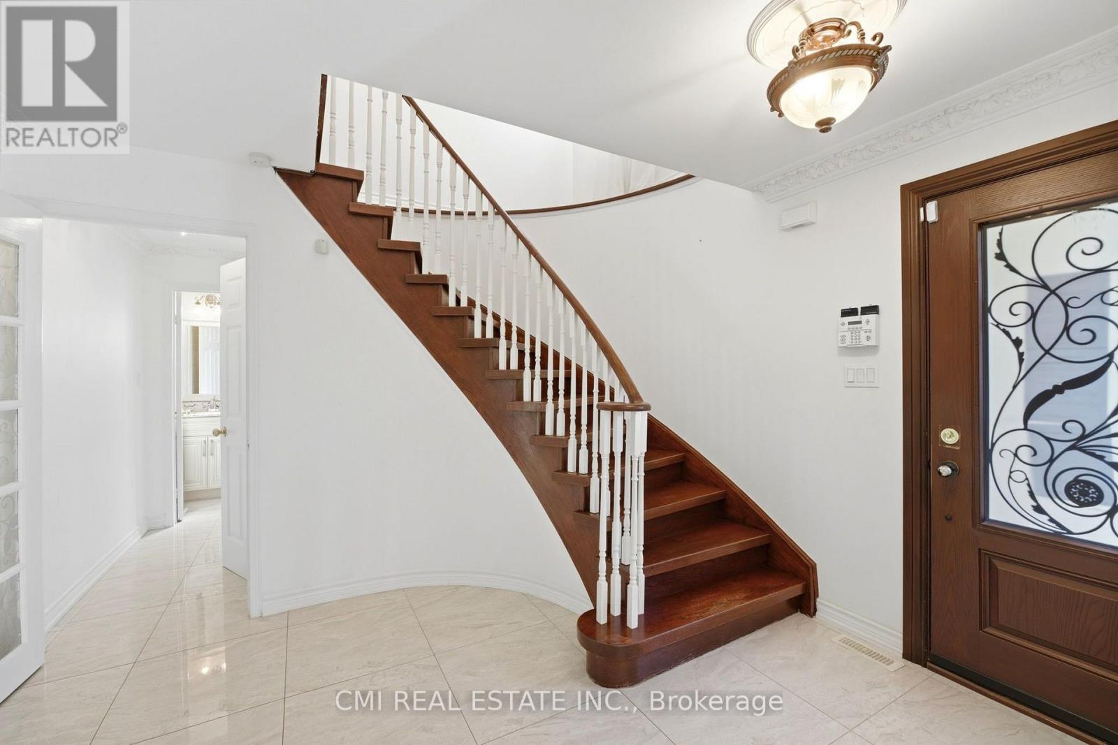 127 O'connor Crescent, Richmond Hill, Ontario  L4C 7R7 - Photo 8 - N13647062