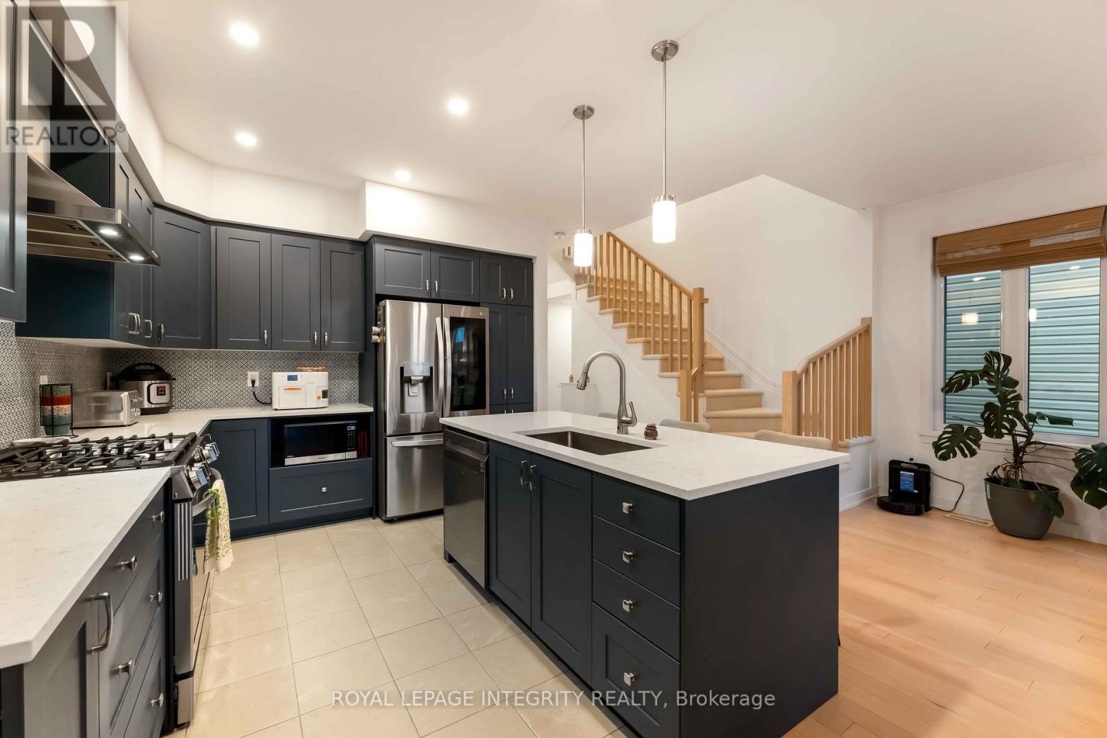 221 Finsbury Avenue, Ottawa, Ontario  K2S 2X9 - Photo 13 - X13647058