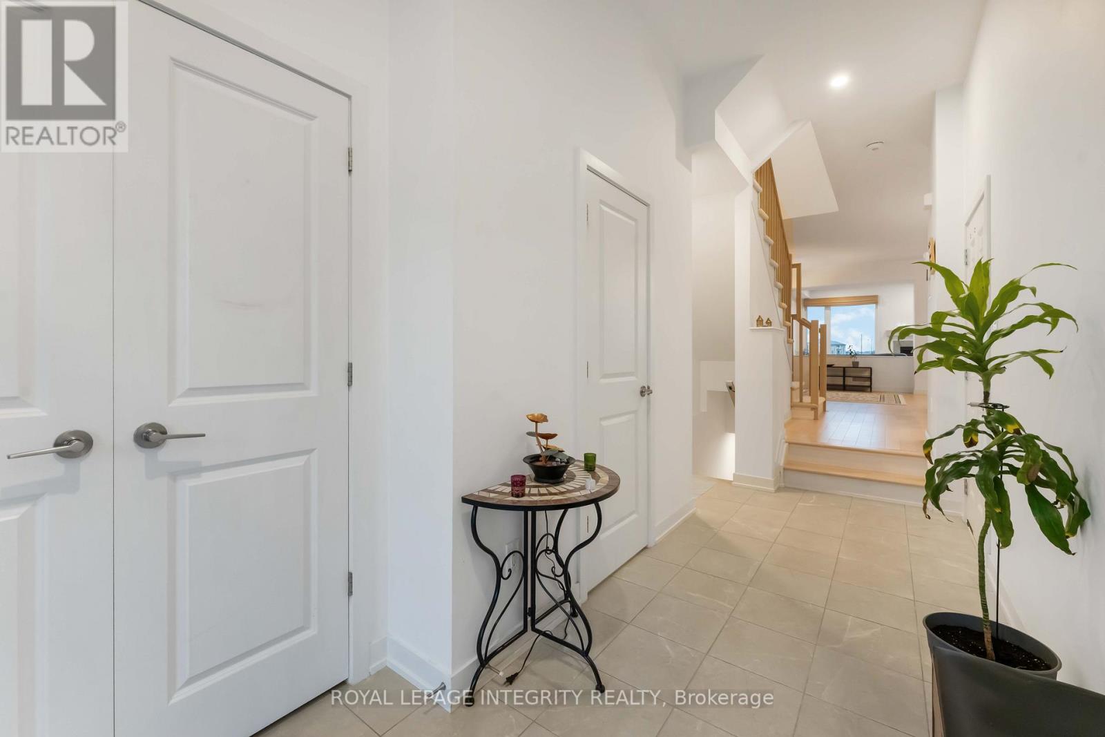 221 Finsbury Avenue, Ottawa, Ontario  K2S 2X9 - Photo 5 - X13647058