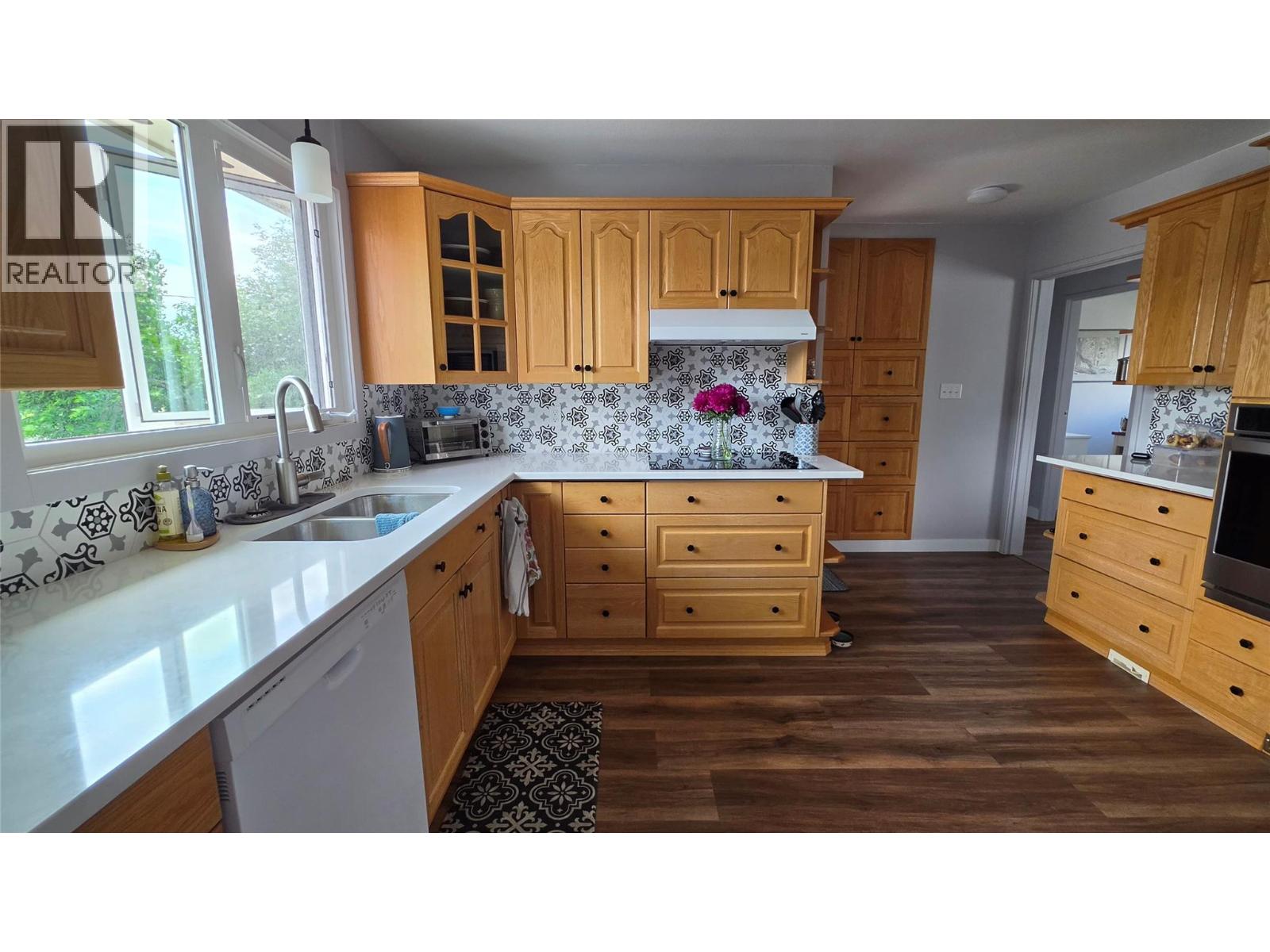 1533 116 Avenue, Dawson Creek, British Columbia  V1G 4N8 - Photo 2 - 10392955