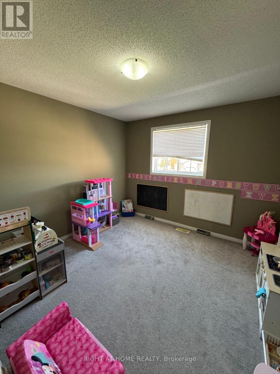 20 Courtney Crescent, Barrie (Painswick South), Ontario  L4N 5S7 - Photo 11 - S13646808