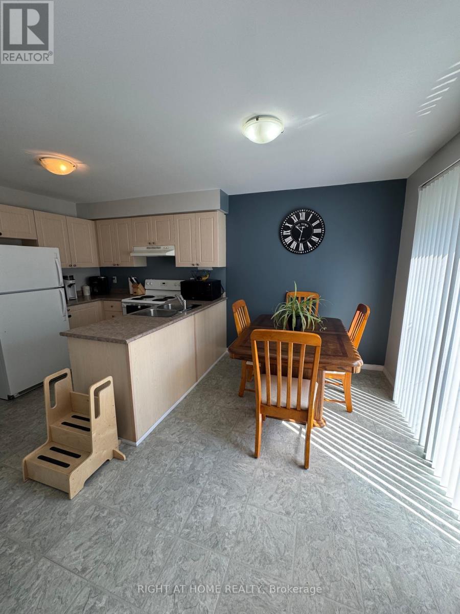 20 Courtney Crescent, Barrie (Painswick South), Ontario  L4N 5S7 - Photo 6 - S13646808