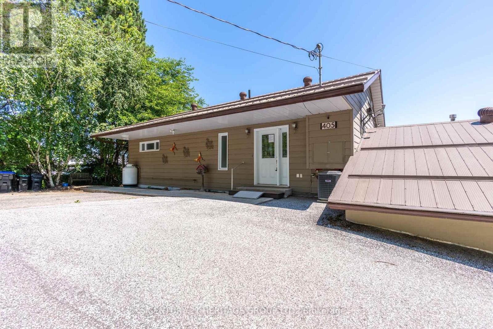 405 CHAMPLAIN ROAD, Penetanguishene, Ontario