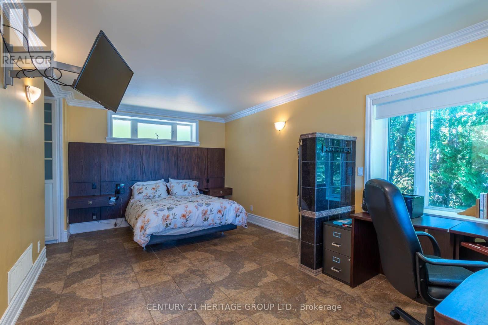 405 Champlain Road, Penetanguishene, Ontario  L9M 1S3 - Photo 15 - S13646934