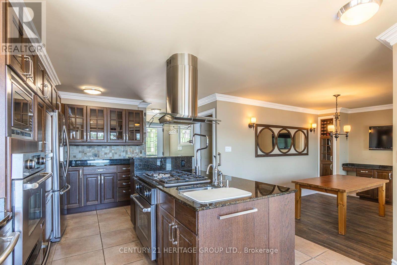 405 Champlain Road, Penetanguishene, Ontario  L9M 1S3 - Photo 6 - S13646934