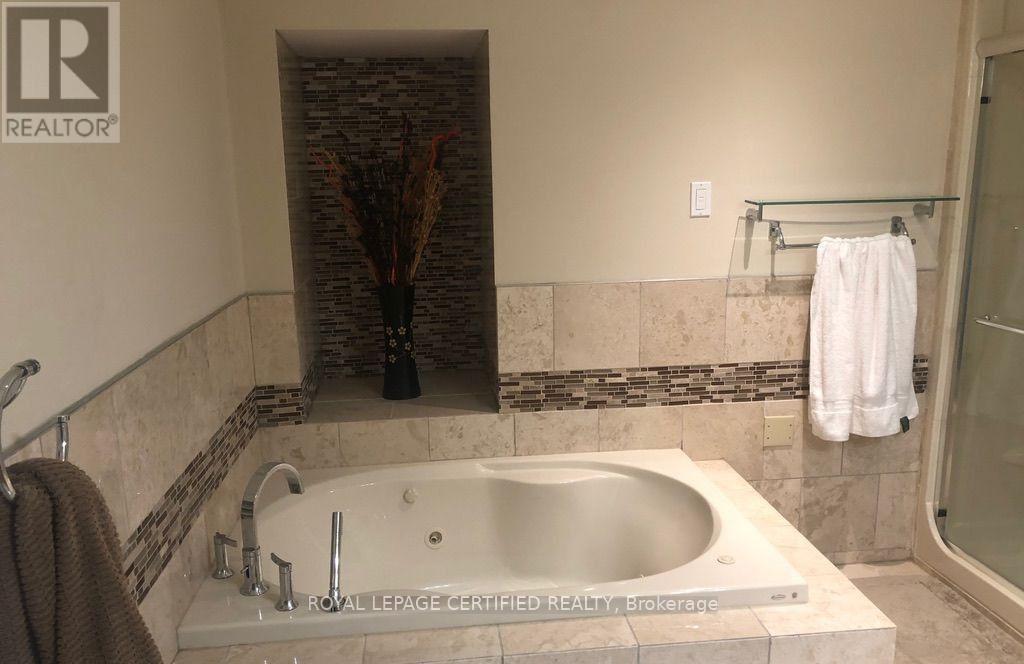 Upp Lvl - 5239 Creditview Road, Mississauga, Ontario  L5V 1T6 - Photo 9 - W13646818