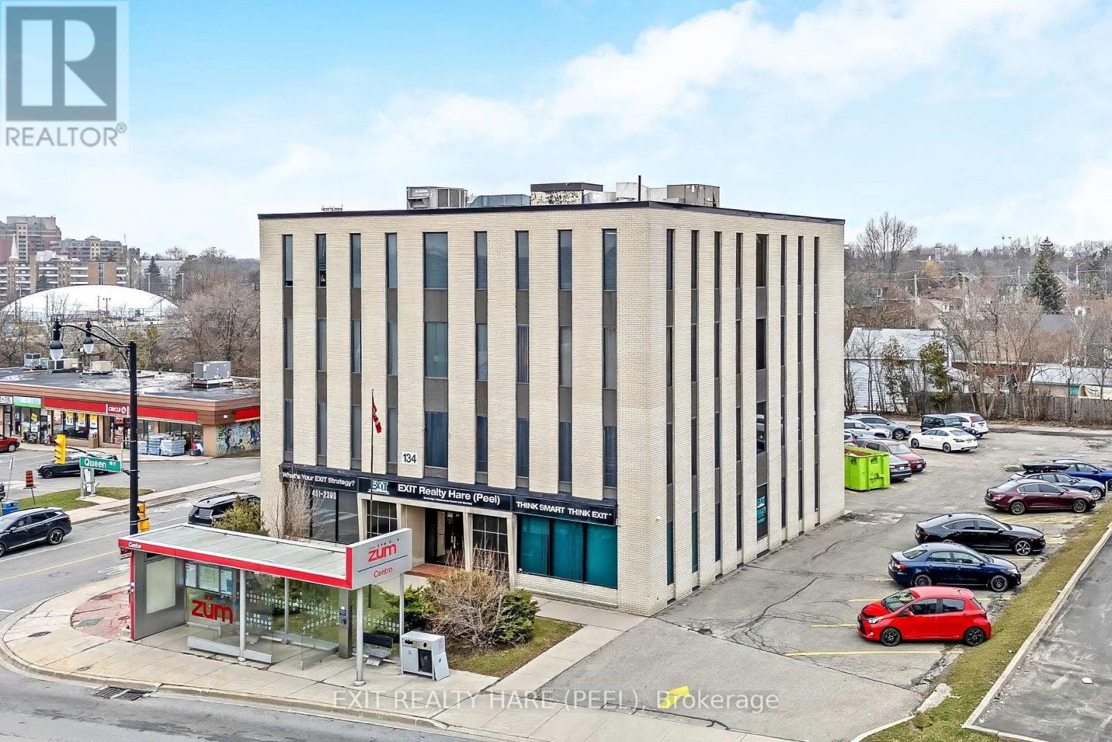 201 - 134 Queen Street E, Brampton, Ontario  L6V 1B2 - Photo 1 - W13647006