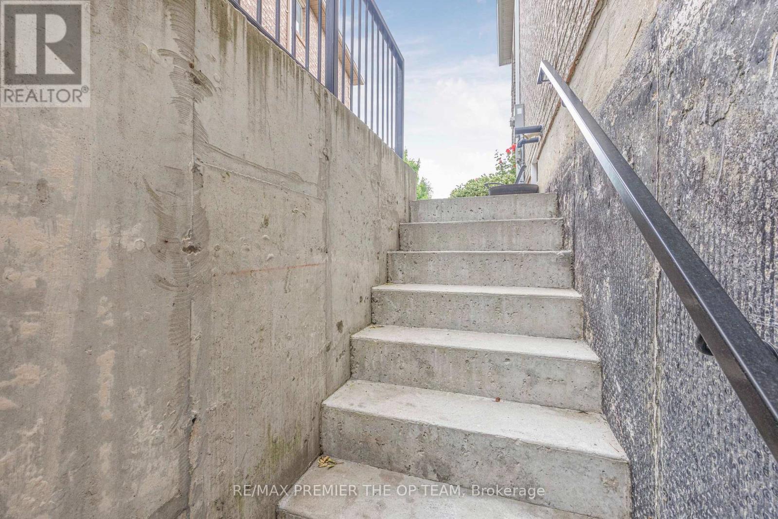 Lower - 223 Landsbridge Street, Caledon, Ontario  L7E 2J6 - Photo 12 - W13647090