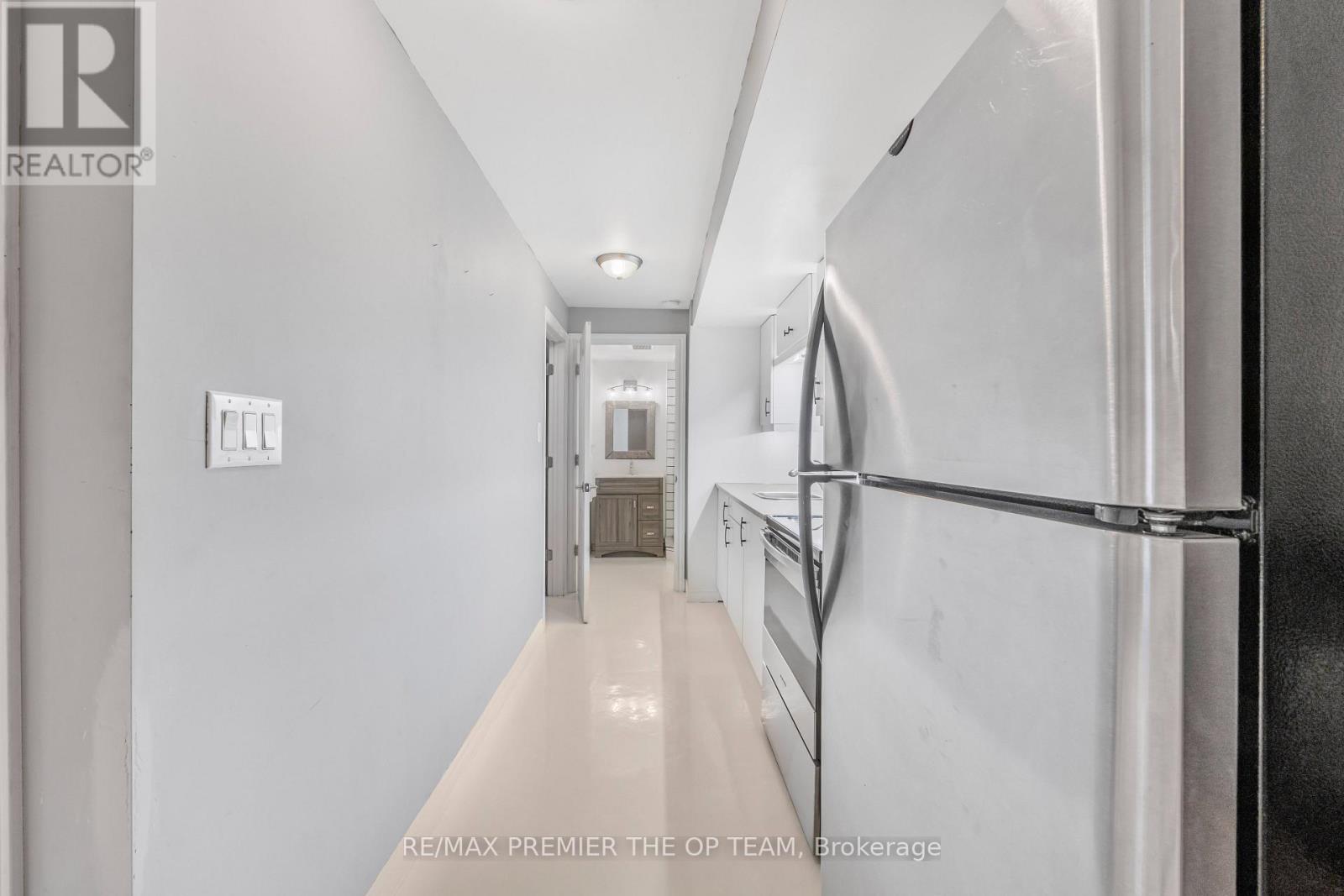Lower - 223 Landsbridge Street, Caledon, Ontario  L7E 2J6 - Photo 4 - W13647090