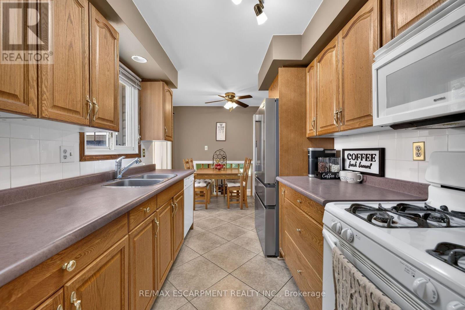 127 Wendover Drive, Hamilton, Ontario  L9C 5X6 - Photo 6 - X13646728