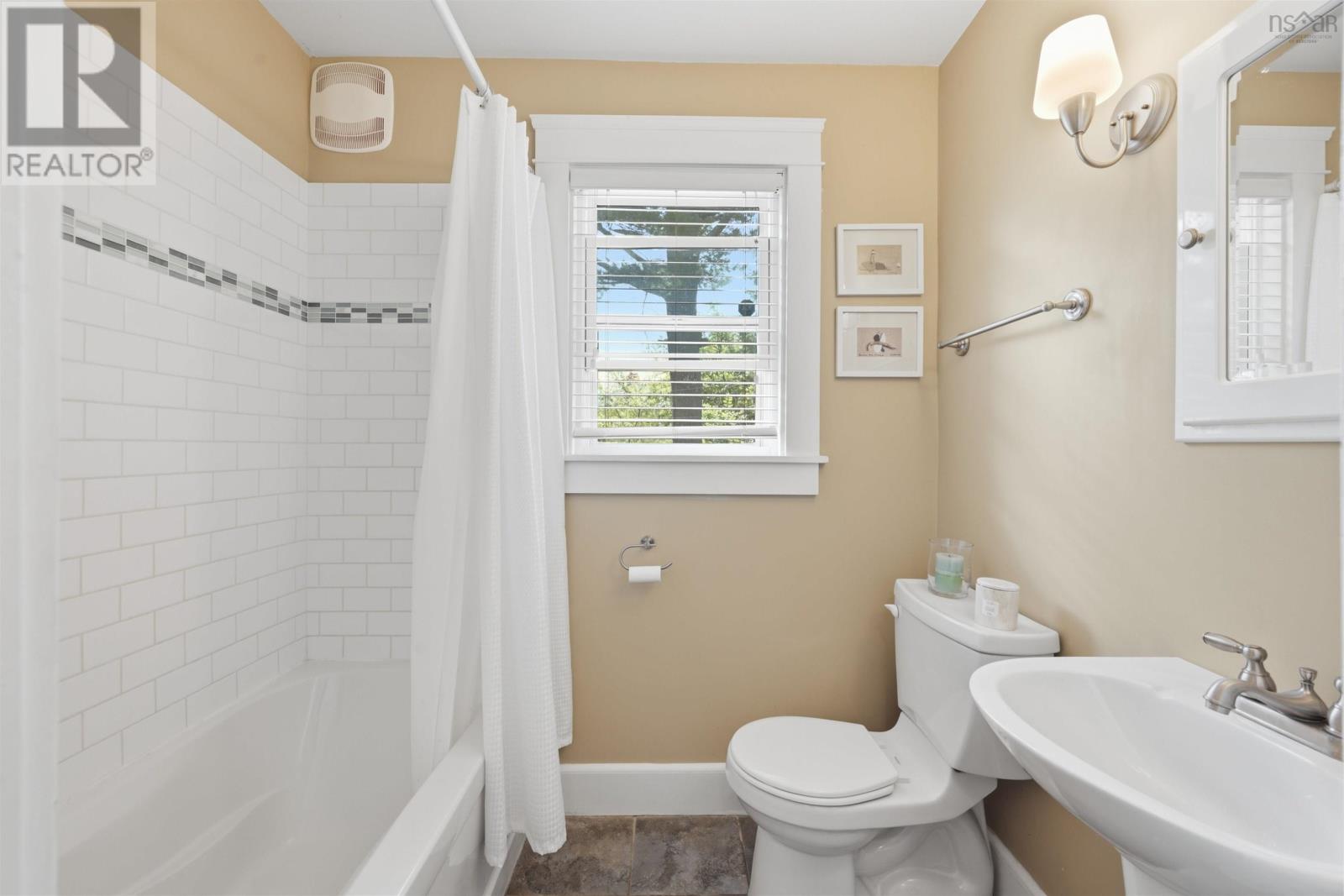 171 Empire Street, Bridgewater, Nova Scotia  B4V 2M3 - Photo 24 - 202618765