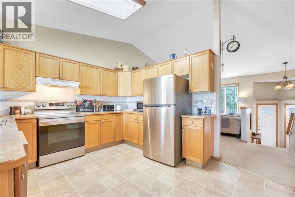 418 1 Avenue NW, Diamond Valley, Alberta  T0L 0H0 - Photo 6 - A2327477