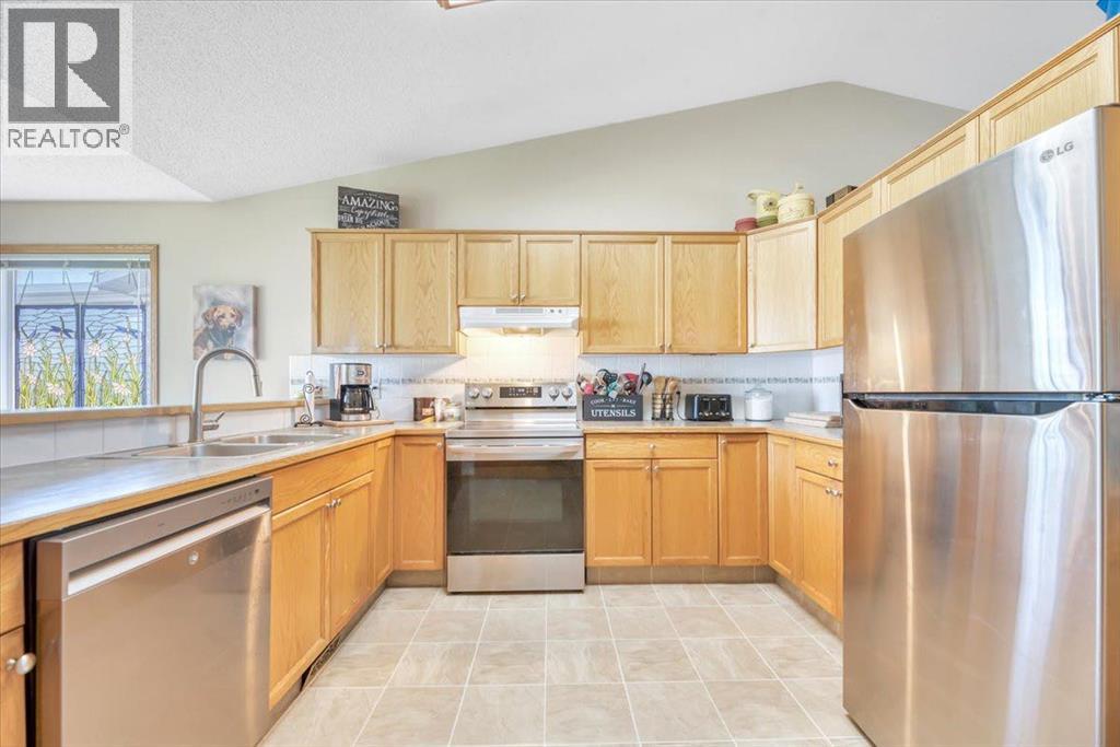 418 1 Avenue NW, Diamond Valley, Alberta  T0L 0H0 - Photo 5 - A2327477