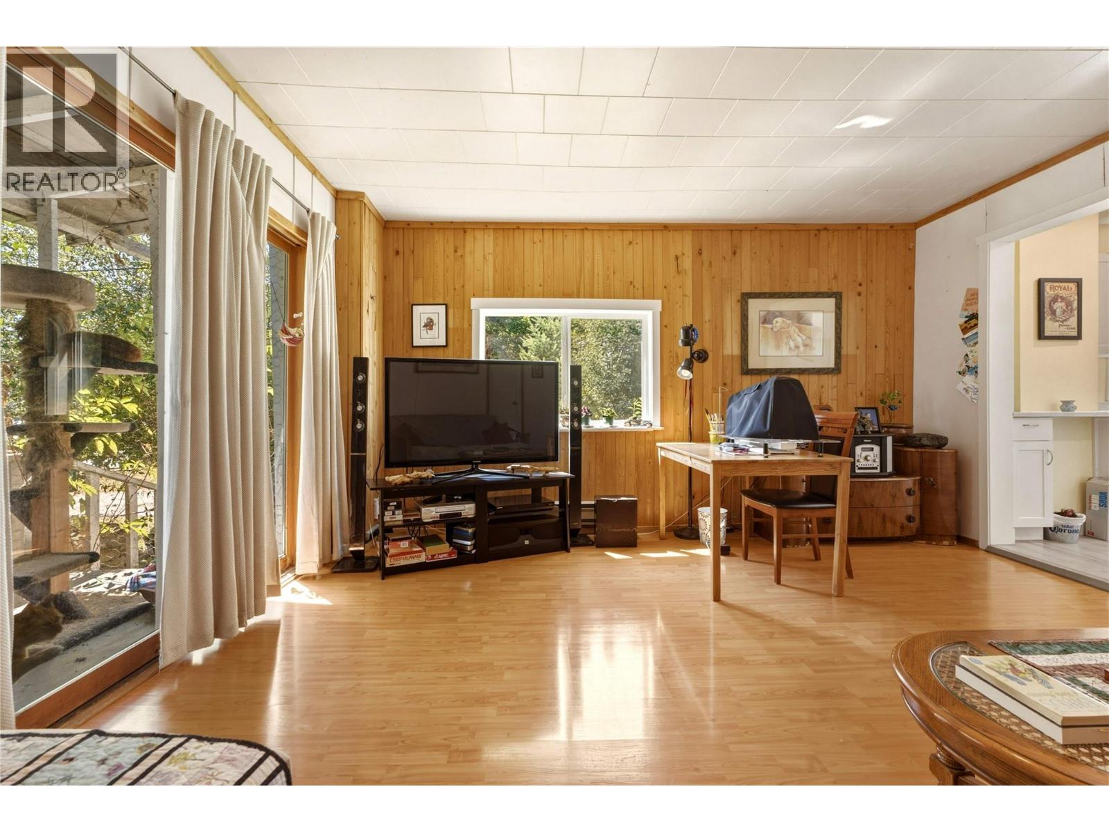 244 Mabel Lake Road, Lumby, British Columbia  V0E 2G5 - Photo 14 - 10397060