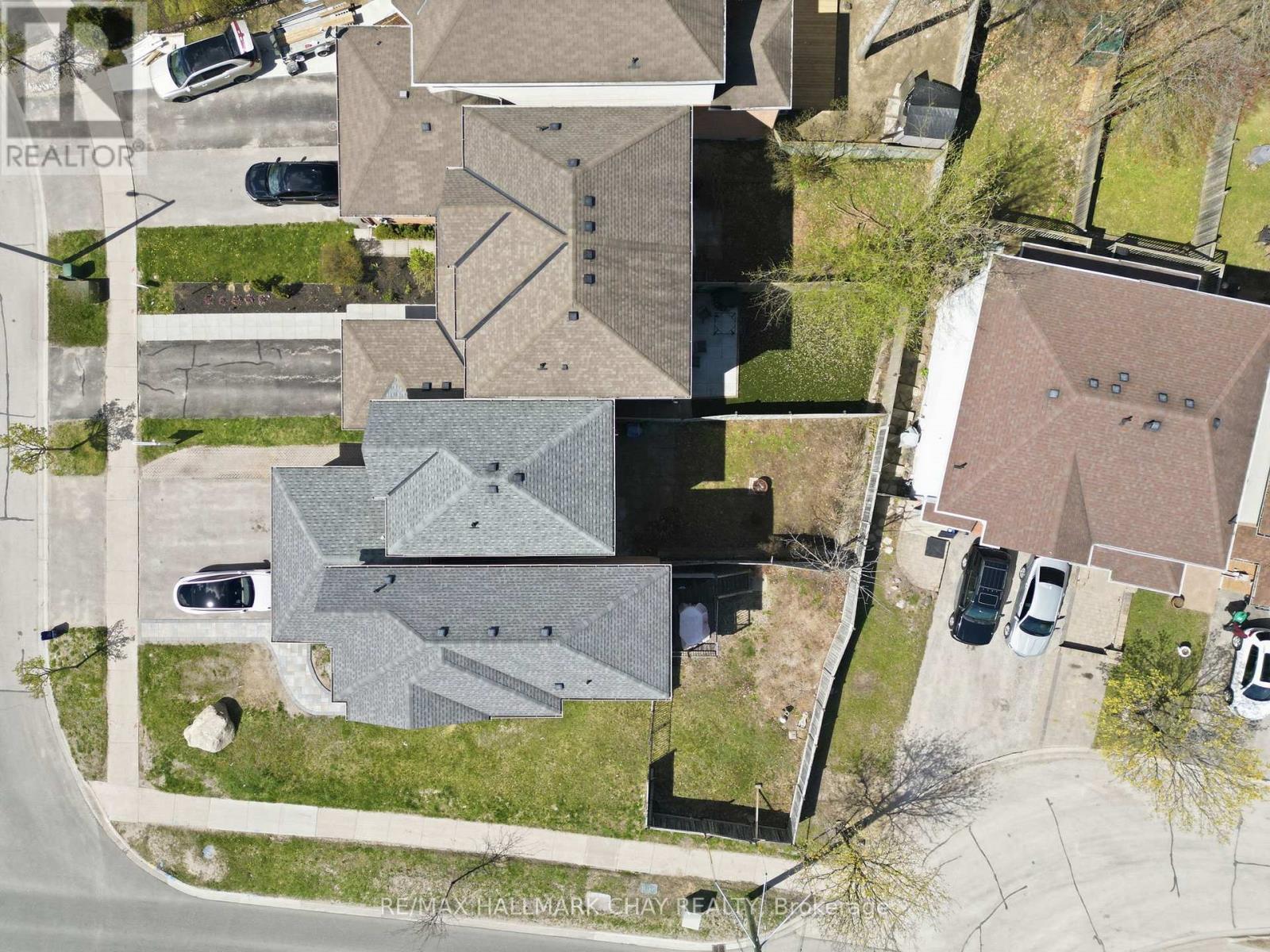 4 Hawthorne Crescent, Barrie, Ontario  L4N 8K1 - Photo 37 - S13576594
