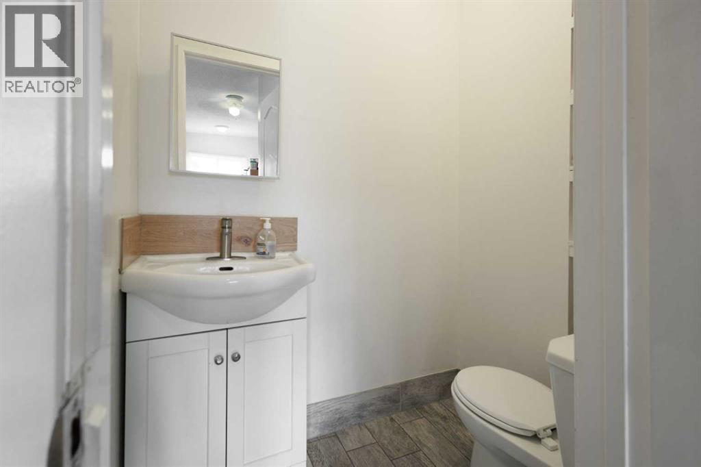 11268 6  SW, Calgary, Alberta  T2W 1V9 - Photo 6 - A2335391