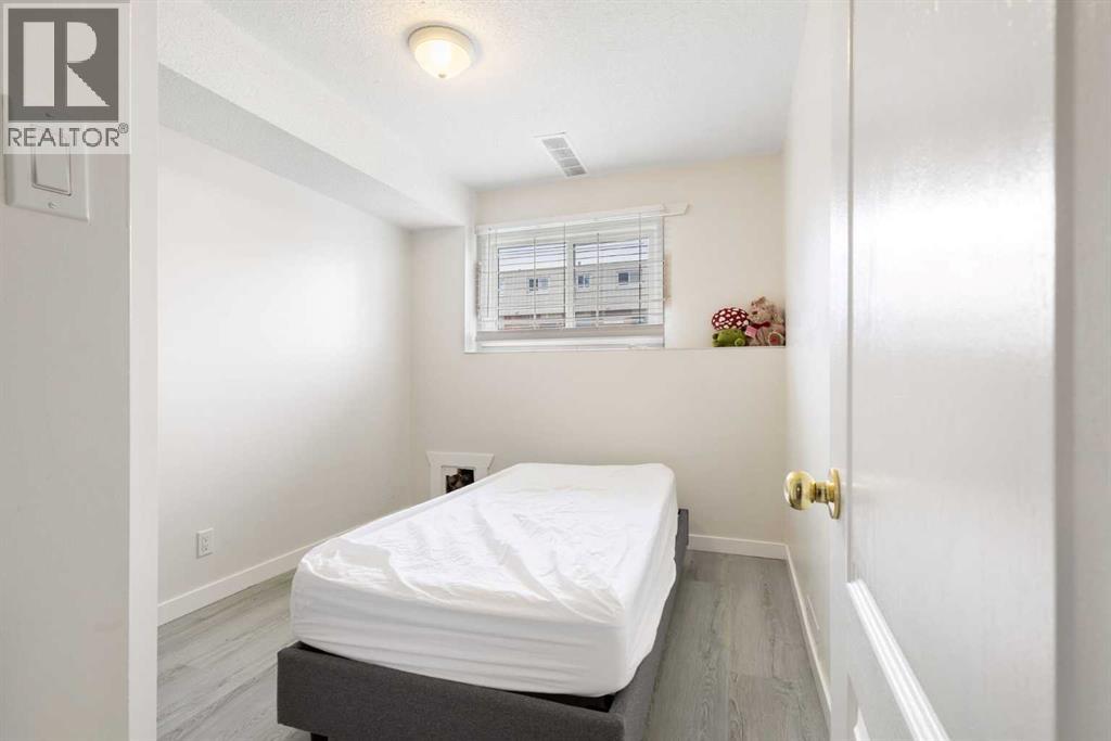 11268 6  SW, Calgary, Alberta  T2W 1V9 - Photo 9 - A2335391