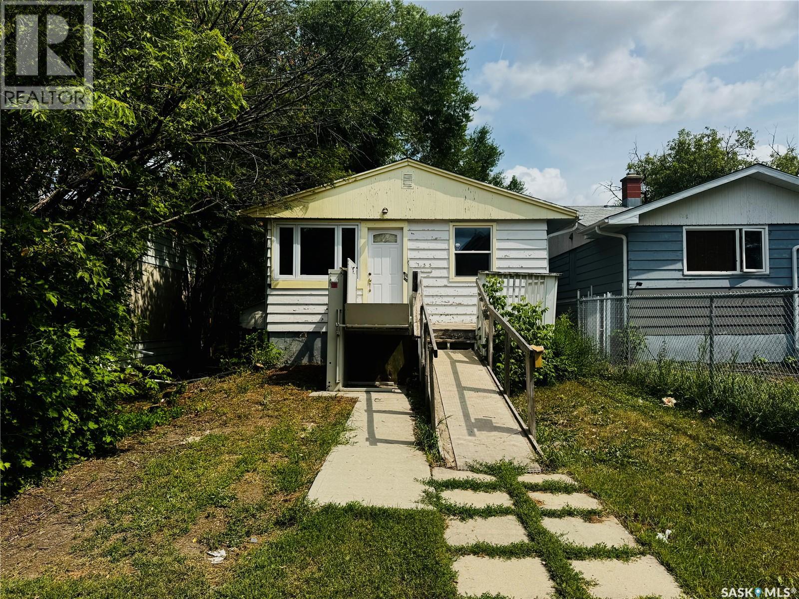 755 Cameron Street, Regina, Saskatchewan  S4T 2S5 - Photo 1 - SK044807