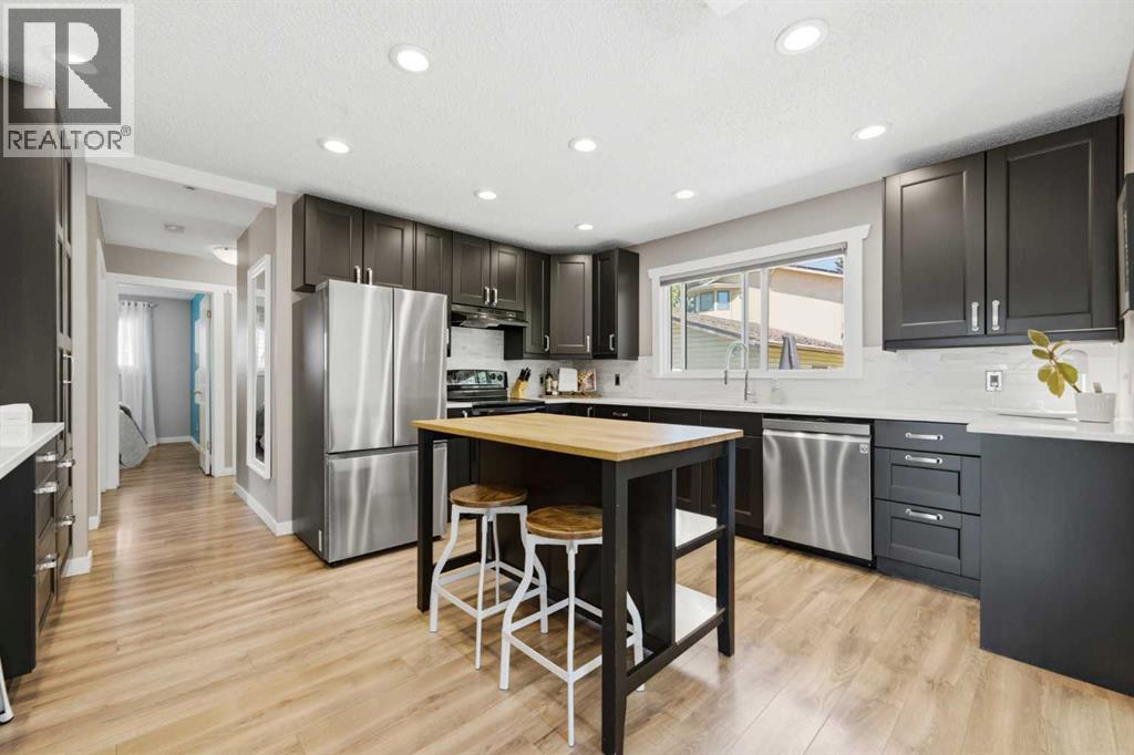 7304 Silver Springs Road NW, Calgary, Alberta  T3B 4E6 - Photo 11 - A2318435