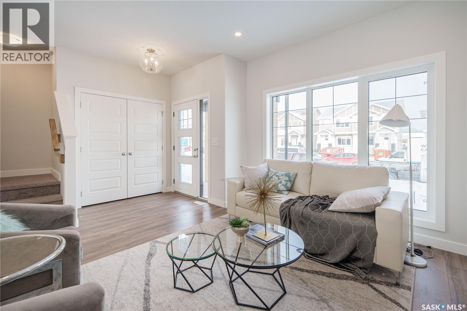 2972 Green Turtle Road, Regina, Saskatchewan  S4V 4G4 - Photo 5 - SK044091