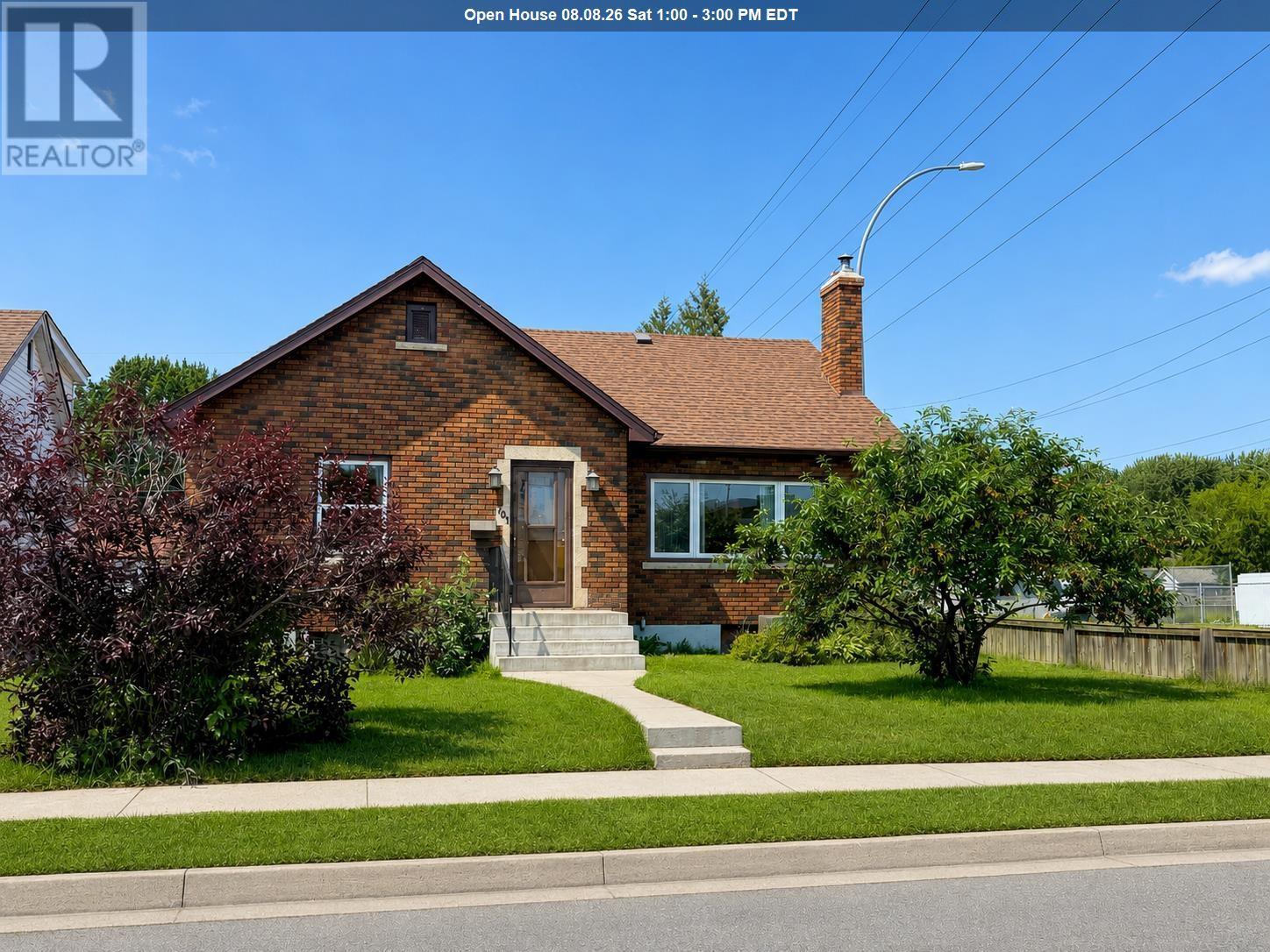 701 Sprague Street, Thunder Bay, Ontario