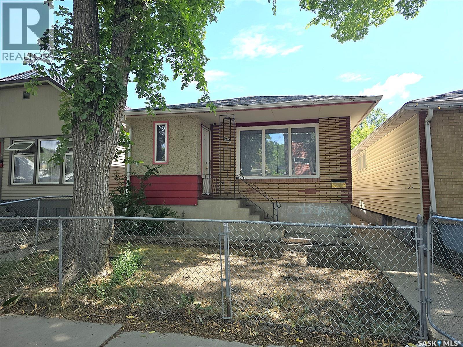 1939 Quebec Street, Regina, Saskatchewan  S4P 1J8 - Photo 1 - SK044703