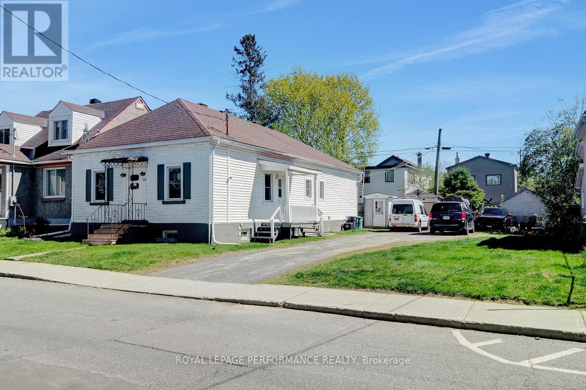 228 Carillon Street, Ottawa, Ontario  K1L 5X8 - Photo 3 - X13647108