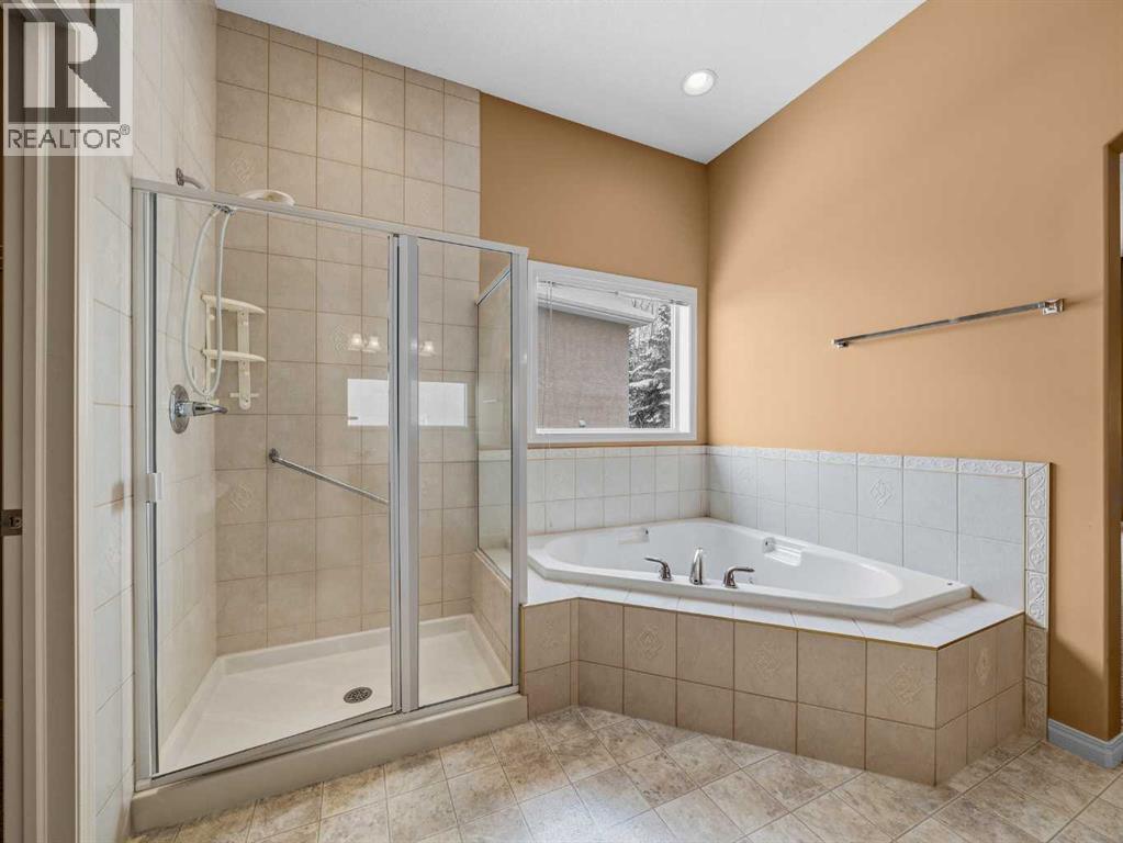 157 Valley Creek Place NW, Calgary, Alberta  T3B 5V1 - Photo 19 - A2334554