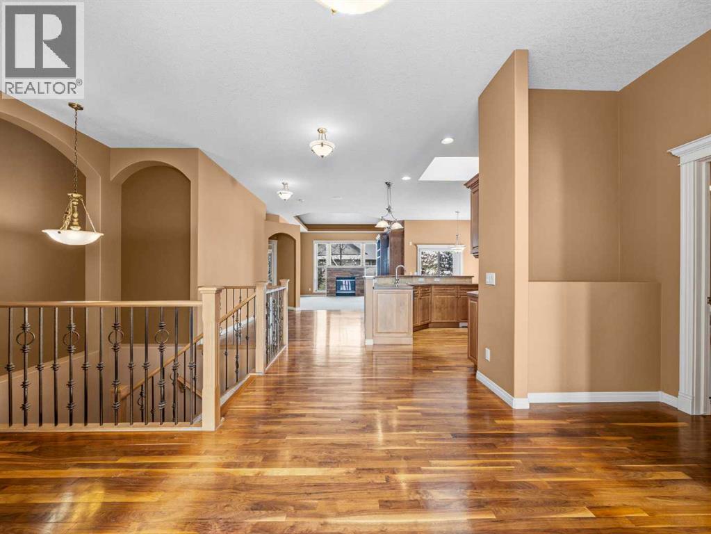 157 Valley Creek Place NW, Calgary, Alberta  T3B 5V1 - Photo 2 - A2334554