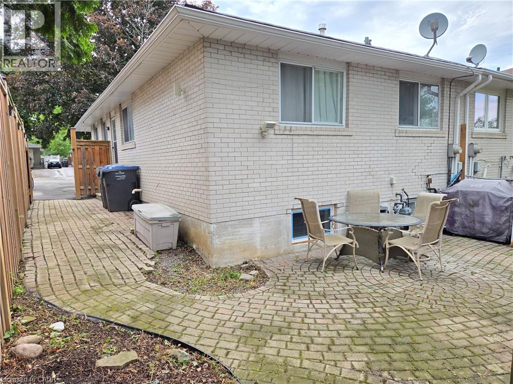 2026 Fontwell Crescent Unit# B, Peel, Ontario  L5J 2G7 - Photo 17 - 40853815
