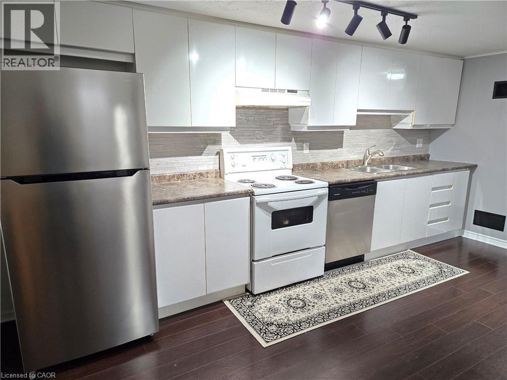 2026 Fontwell Crescent Unit# B, Peel, Ontario  L5J 2G7 - Photo 5 - 40853815