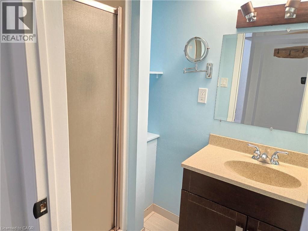2026 Fontwell Crescent Unit# B, Peel, Ontario  L5J 2G7 - Photo 11 - 40853815