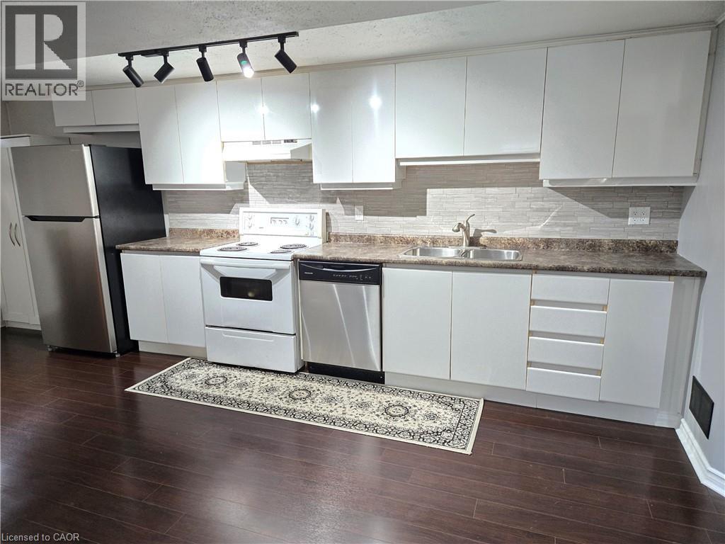 2026 Fontwell Crescent Unit# B, Peel, Ontario  L5J 2G7 - Photo 4 - 40853815