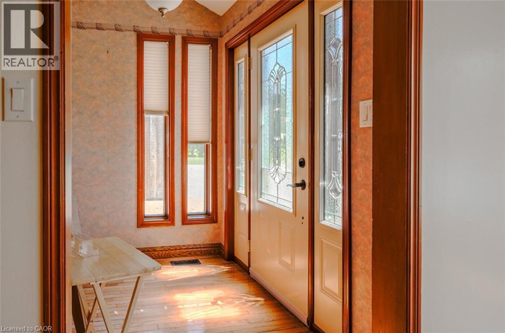 1045 Tremaine Avenue S, Listowel, Ontario  N4W 3G9 - Photo 11 - 40853965