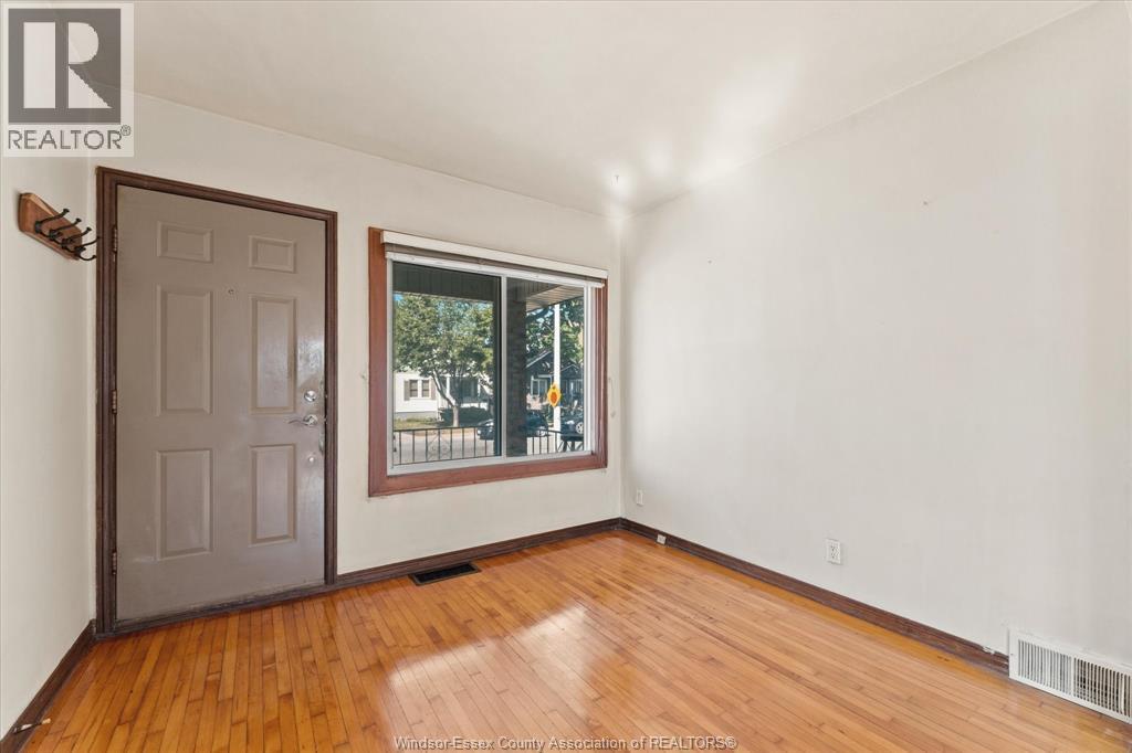 1768 Hall Avenue, Windsor, Ontario  N8W 2L4 - Photo 3 - 26019104