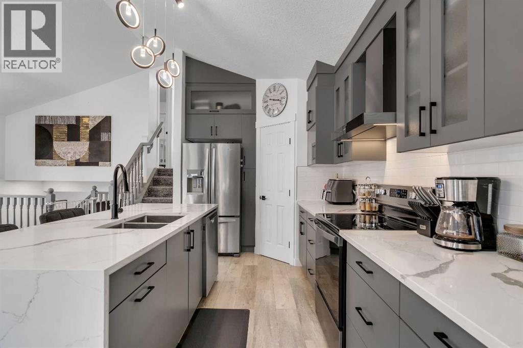 279 Covehaven View NE, Calgary, Alberta  T3K 5S4 - Photo 11 - A2334391