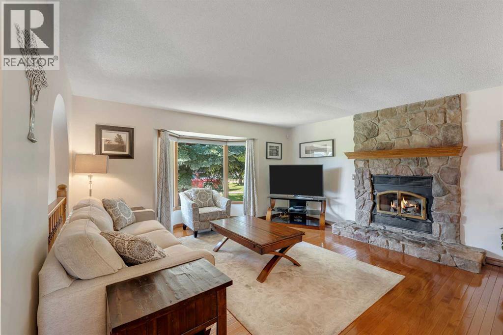 36 Mckerrell Court SE, Calgary, Alberta  T2Z 1M9 - Photo 4 - A2332785