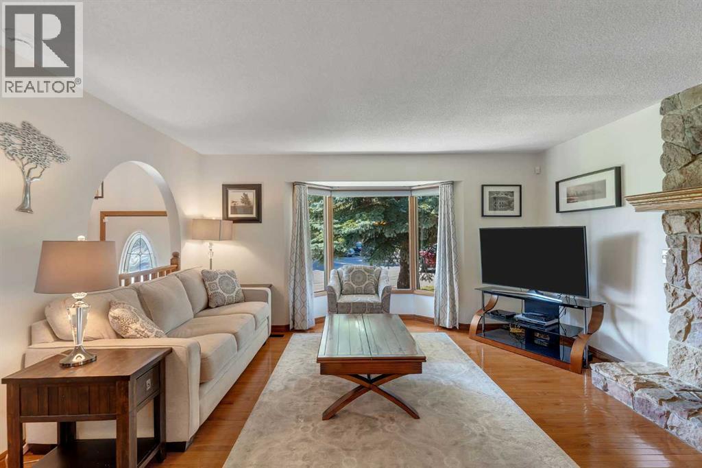 36 Mckerrell Court SE, Calgary, Alberta  T2Z 1M9 - Photo 5 - A2332785
