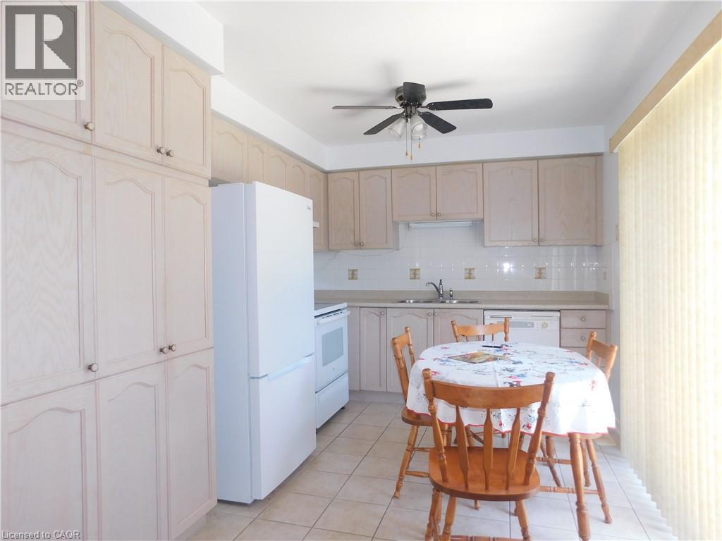 24 Kenyon Crescent Unit# 15, Grimsby, Ontario  L3M 5S4 - Photo 9 - 40811394